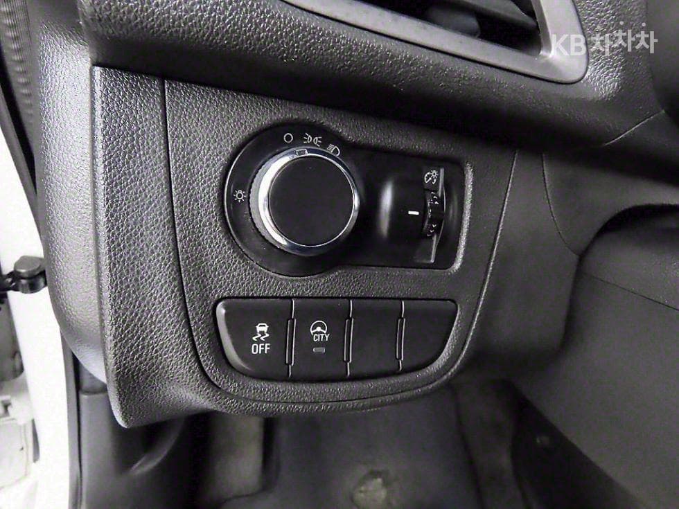 GM Korea The New (facelift) Spark Van1.0 PassengerVan base trim - 12