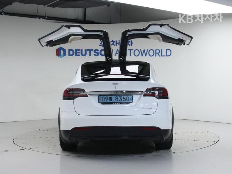 테슬라 Model XLong Range - 4