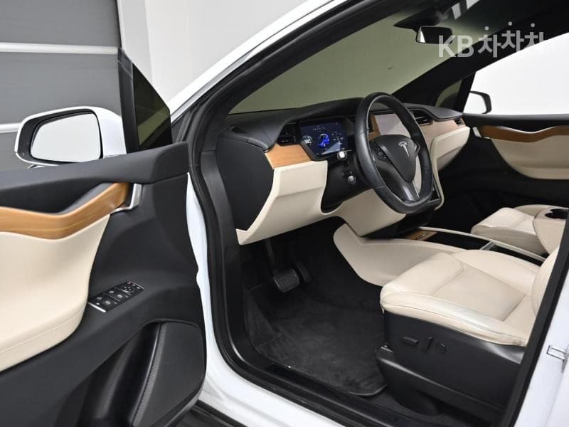 테슬라 Model XLong Range - 11