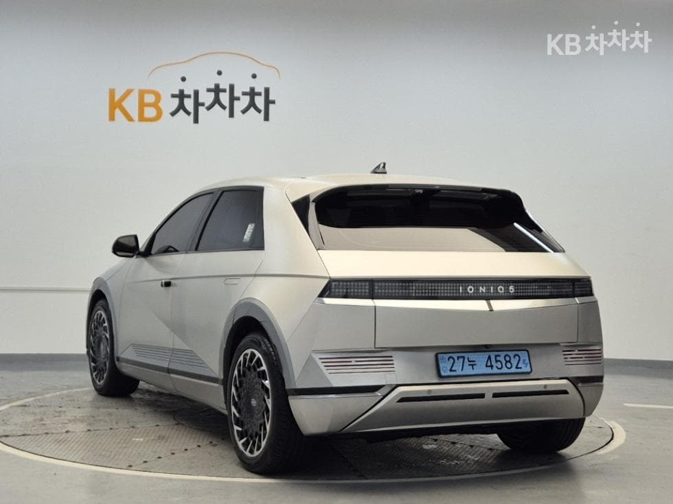 Hyundai Ioniq 5 Long Range Prestige - Image 2