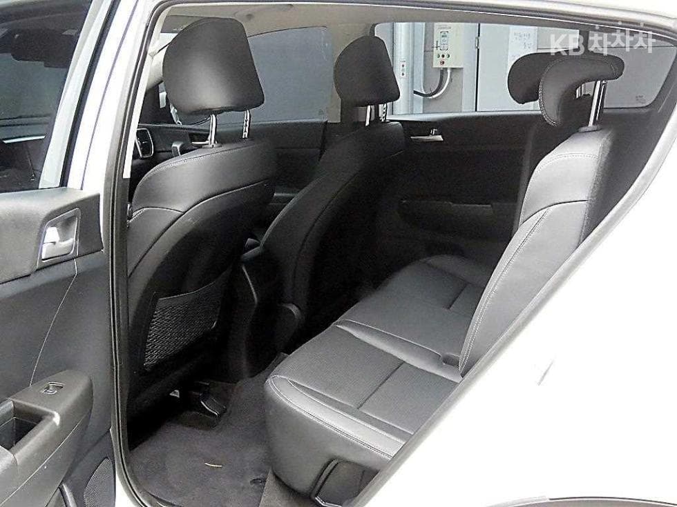 Киа Sportage 더 볼드Смарт스트림 D 1.6 Дизел 2WD Тренди - 6