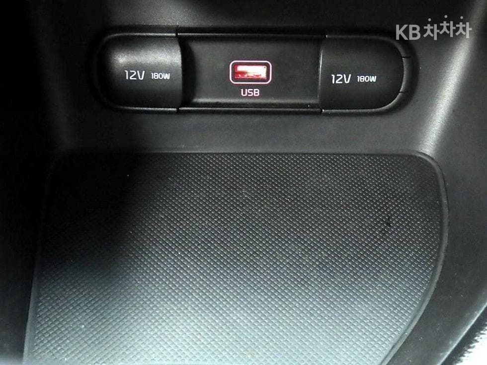 Киа Sportage 더 볼드Смарт스트림 D 1.6 Дизел 2WD Тренди - 13