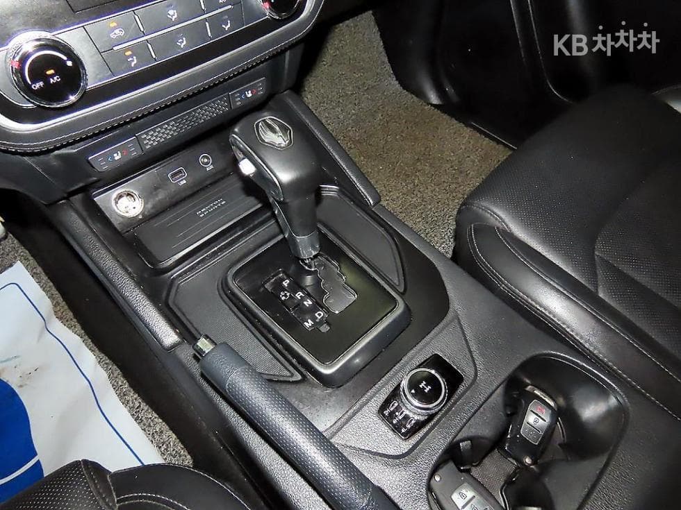 КейДжи Мобилити Rexton 스포츠2.2 4x4 Динамик 에디션 - 12