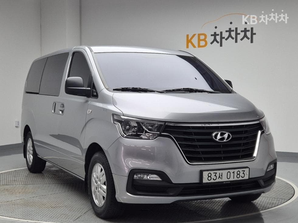 Hyundai The New Grand Starex Van 3 Passenger Smart - Image 4