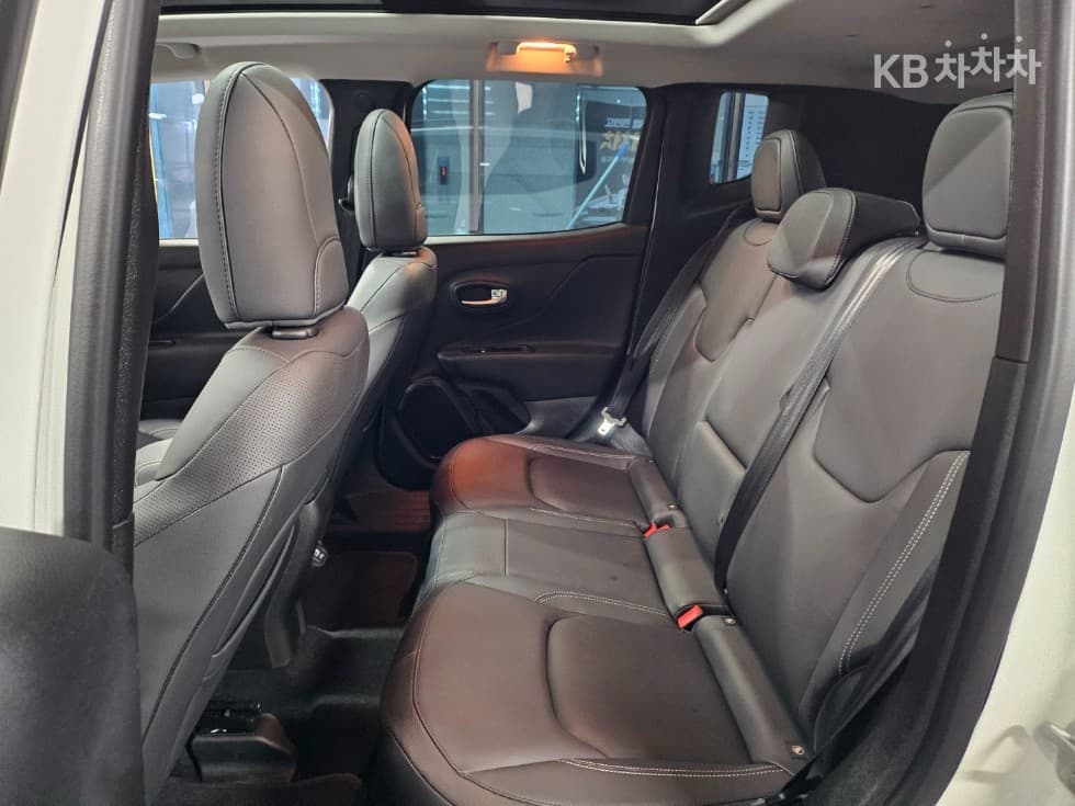 지프 레니게이드1.3 Limited FWD - 7