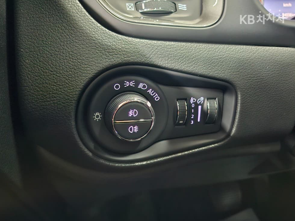 지프 레니게이드1.3 Limited FWD - 12