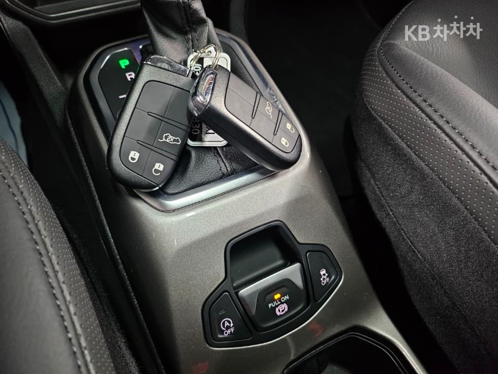 지프 레니게이드1.3 Limited FWD - 16