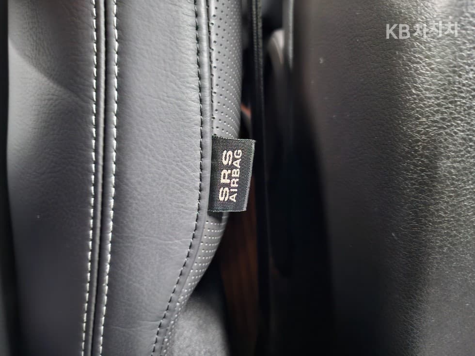 지프 레니게이드1.3 Limited FWD - 23