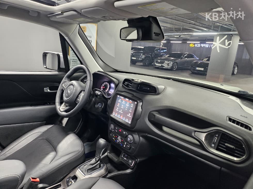 지프 레니게이드1.3 Limited FWD - 26