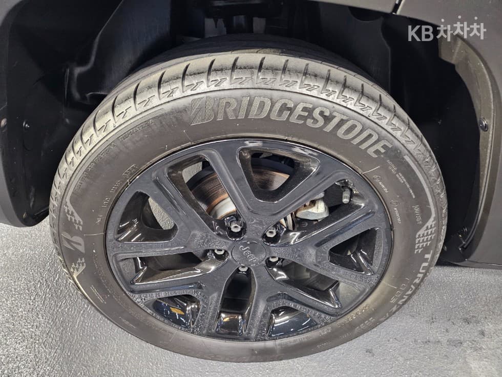 지프 레니게이드1.3 Limited FWD - 31