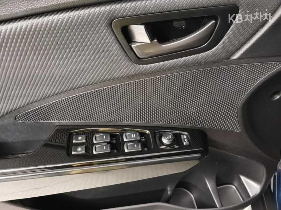 KG Mobility Tivoli Air(X150)1.5 Gasoline A3 - 9