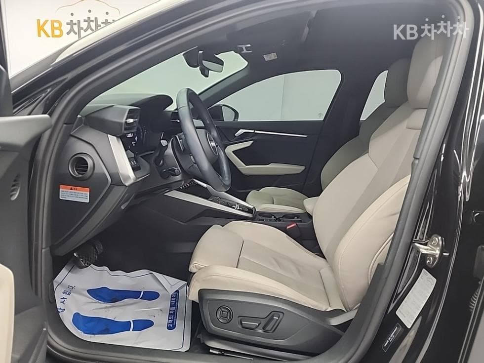 Ауди A3 (8Y)40 TFSI Premium - 11