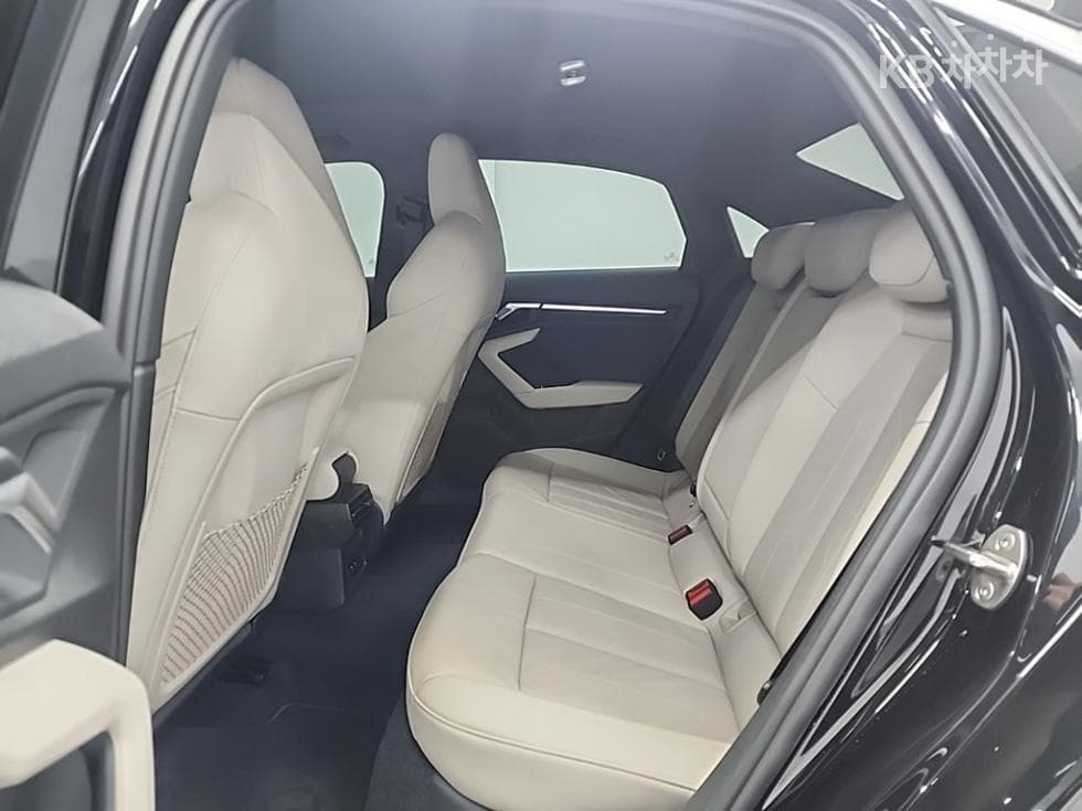 Ауди A3 (8Y)40 TFSI Premium - 12