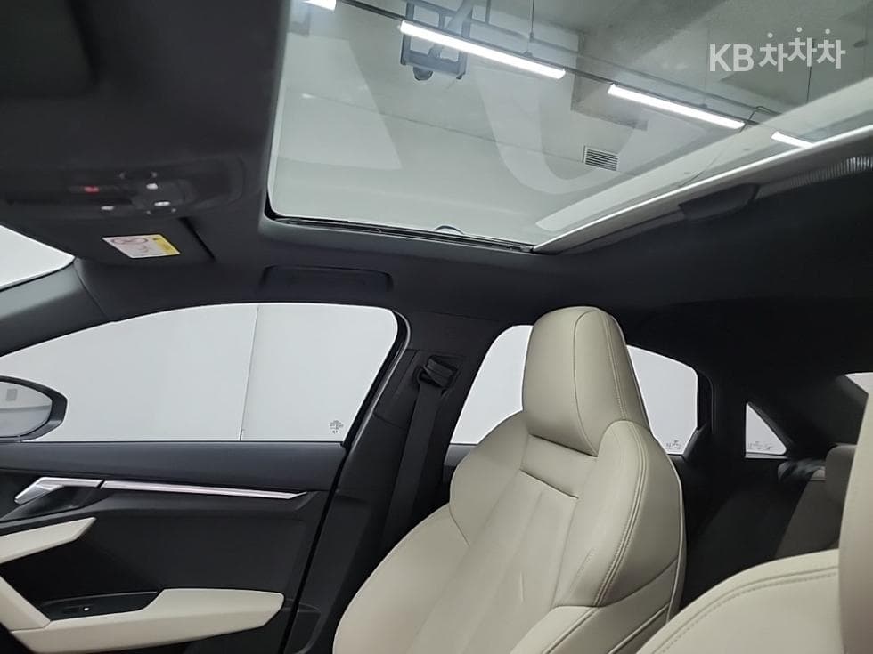 Ауди A3 (8Y)40 TFSI Premium - 14