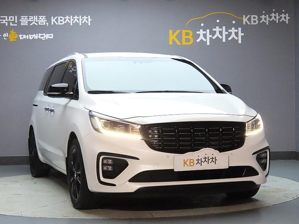 Киа The New (фейслифт) Канивал7-местен (Лимузин) 2.2 Дизел Лимузин President - 3