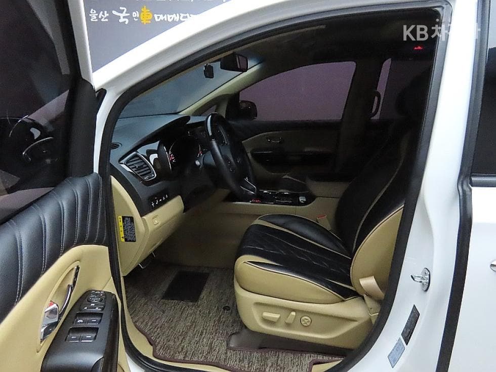 Киа The New (фейслифт) Канивал7-местен (Лимузин) 2.2 Дизел Лимузин President - 10