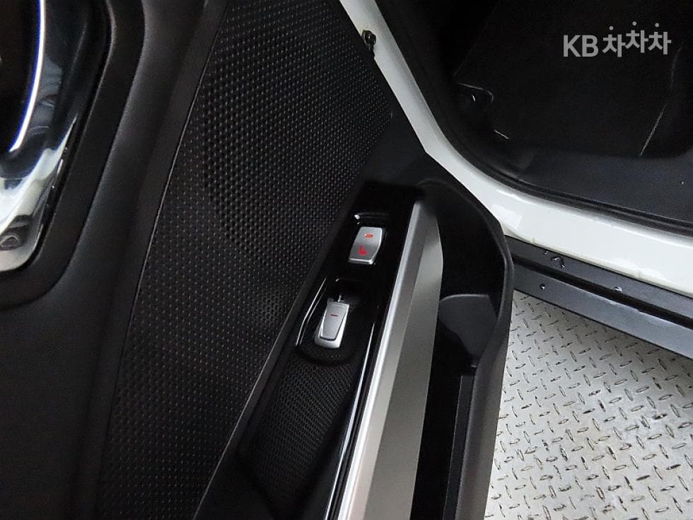 КейДжи Мобилити ТиволиБензин LX Висок клас - 18