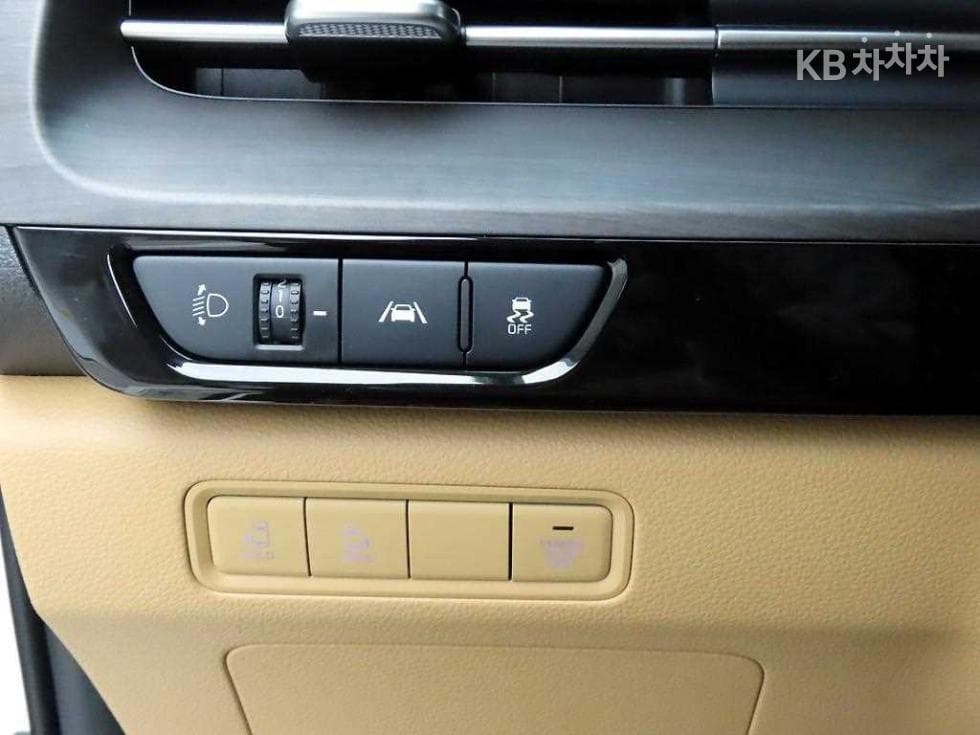 Киа Канивал 4-то поколениеD2.2 9-местен Престиж - 12