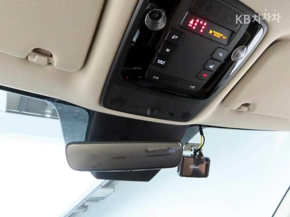 Киа Канивал 4-то поколениеD2.2 9-местен Престиж - 16