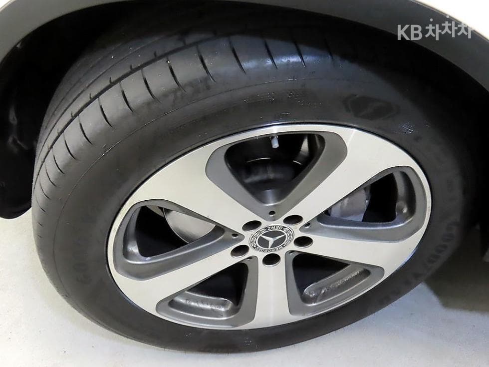 Mercedes-Benz GLC(X253)300 4Matic Coupe Стандартен - 20