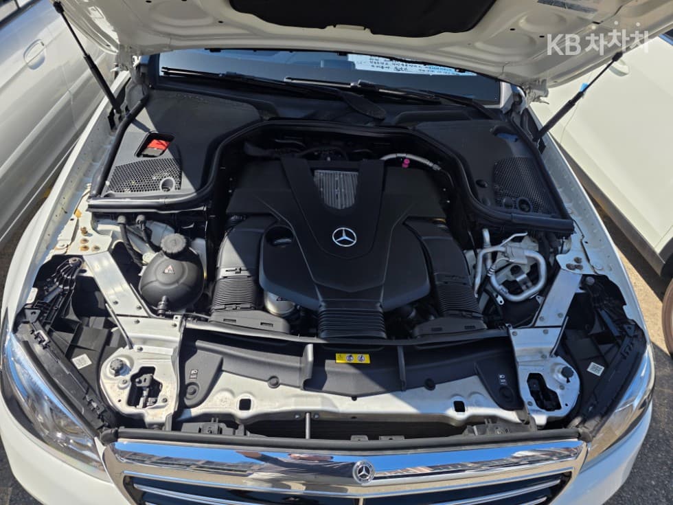 Mercedes-Benz E-Клас (W213)E450 4MATIC EXCLUSIVE - 23