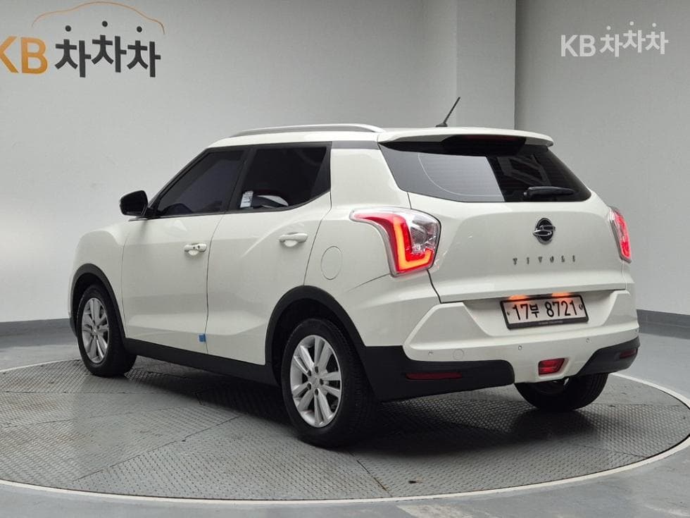 KG Mobility Tivoli 아머1.6 Gasoline VX 2WD - 2