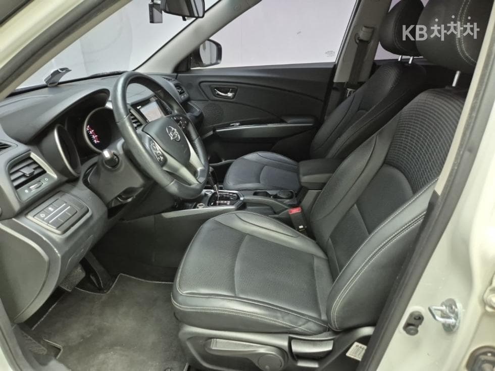 KG Mobility Tivoli 아머1.6 Gasoline VX 2WD - 11