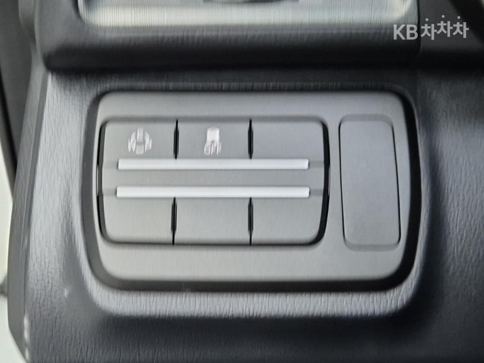 KG Mobility Tivoli 아머1.6 Gasoline VX 2WD - 17