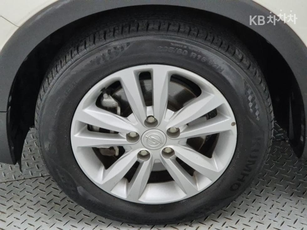 KG Mobility Tivoli 아머1.6 Gasoline VX 2WD - 19