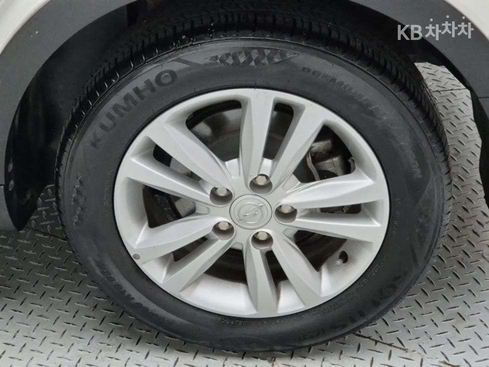 KG Mobility Tivoli 아머1.6 Gasoline VX 2WD - 20