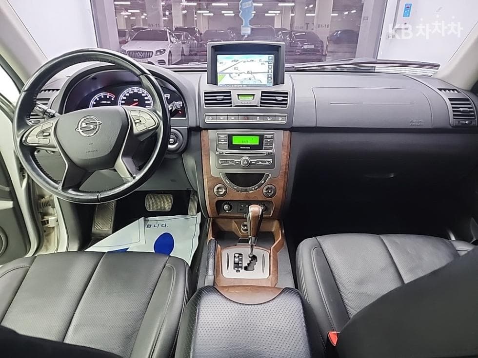 КейДжи Мобилити RextonW7-местен (Лимузин) 4x4 RX7 Лукс - 7