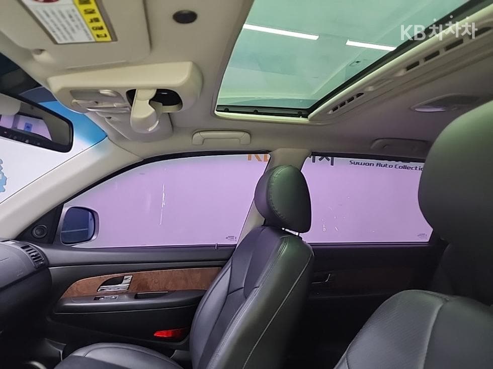 КейДжи Мобилити RextonW7-местен (Лимузин) 4x4 RX7 Лукс - 15