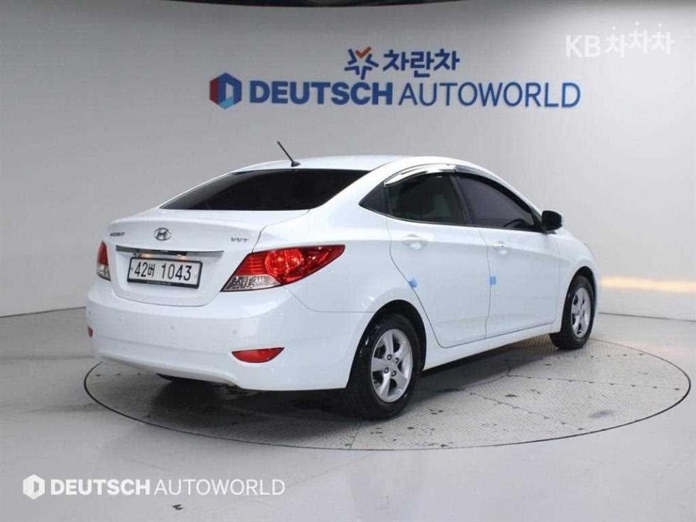 Хюндай Акцент(신형)1.4 VVT Premier - 2