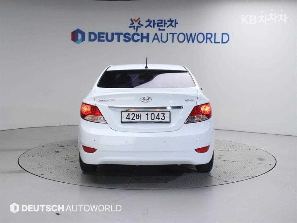 Хюндай Акцент(신형)1.4 VVT Premier - 4