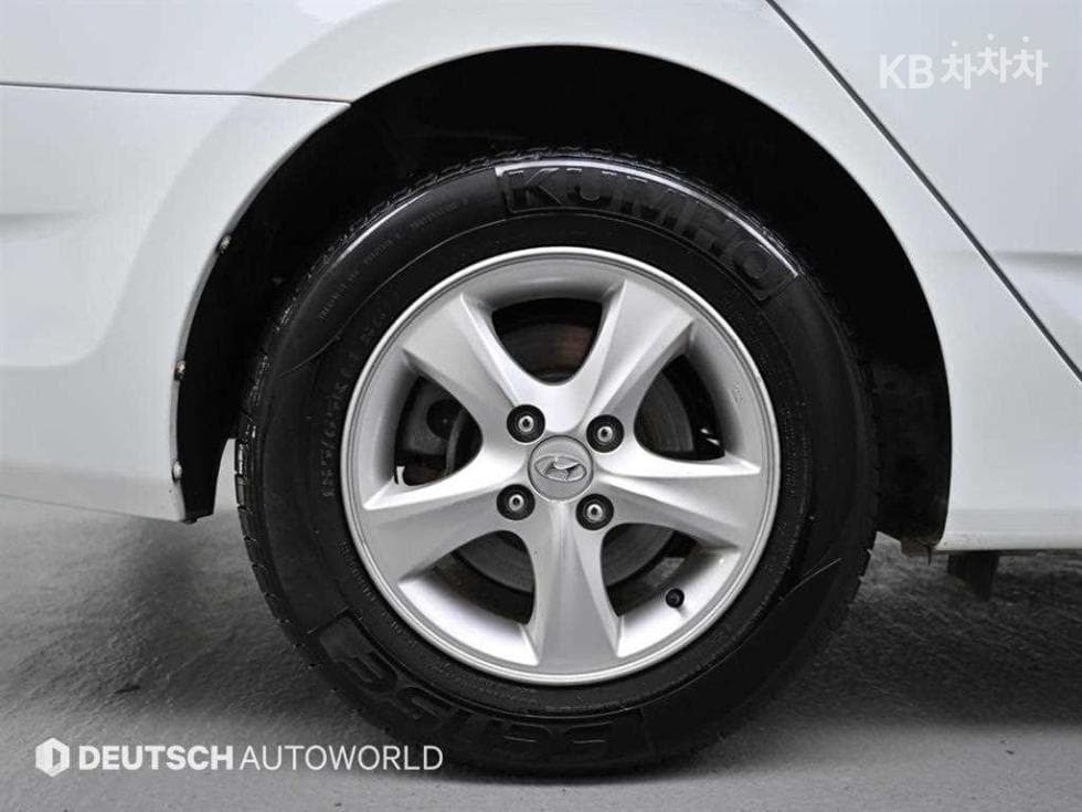 Хюндай Акцент(신형)1.4 VVT Premier - 5