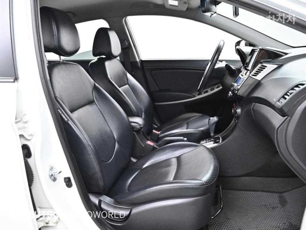 Хюндай Акцент(신형)1.4 VVT Premier - 10