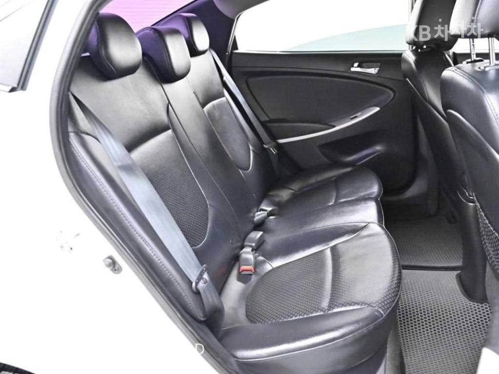 Хюндай Акцент(신형)1.4 VVT Premier - 12