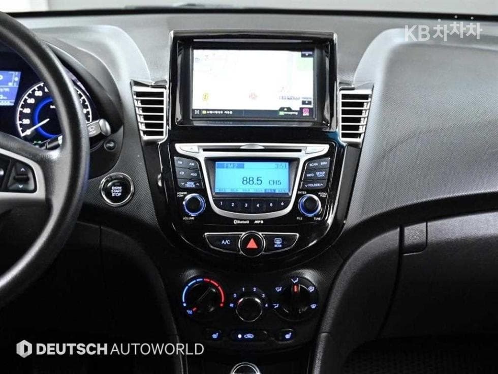 Хюндай Акцент(신형)1.4 VVT Premier - 14