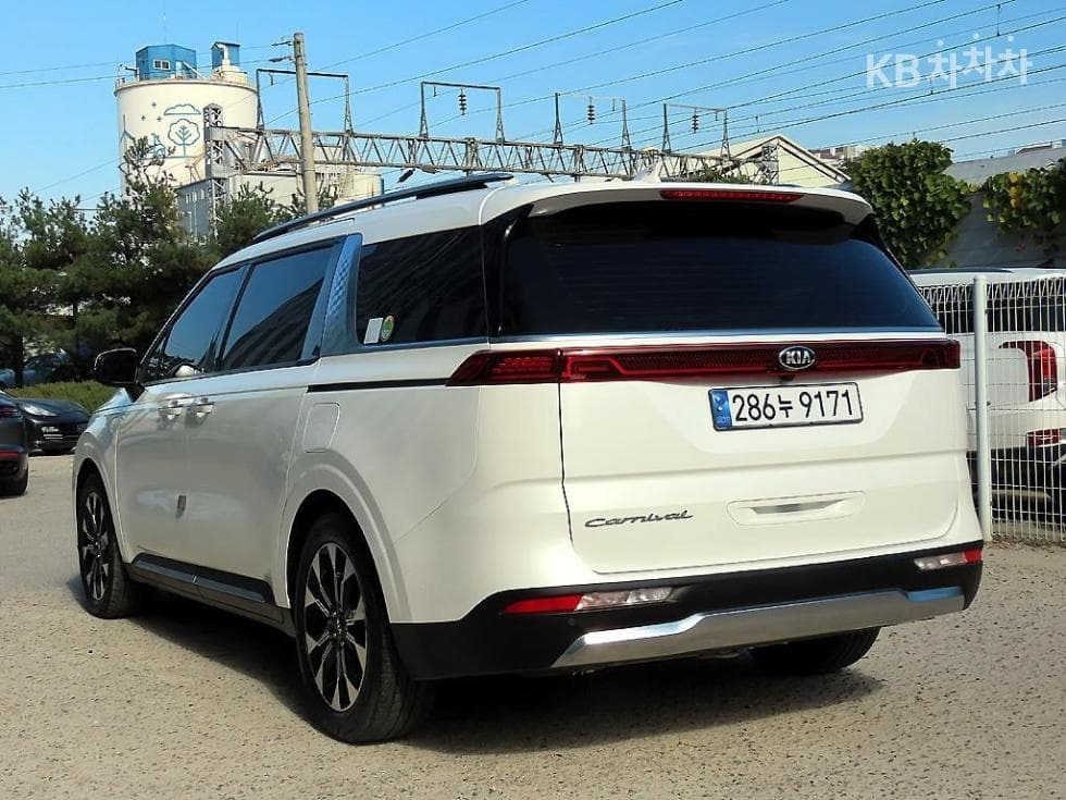 Киа Канивал 4-то поколениеD2.2 9-местен Noblesse - 3