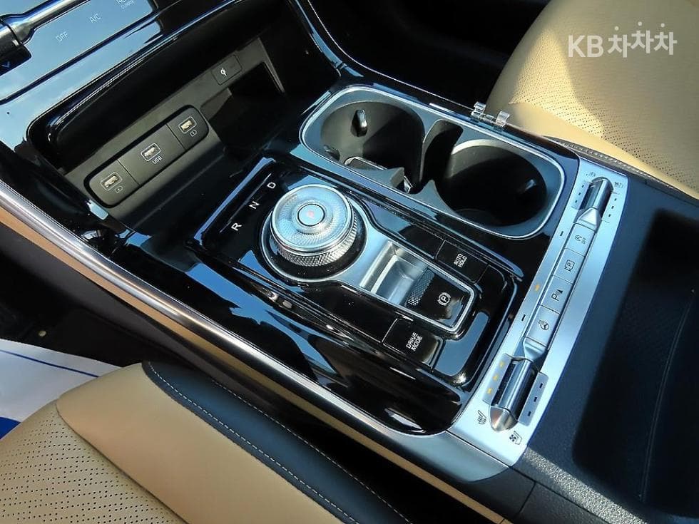 Киа Канивал 4-то поколениеD2.2 9-местен Noblesse - 11