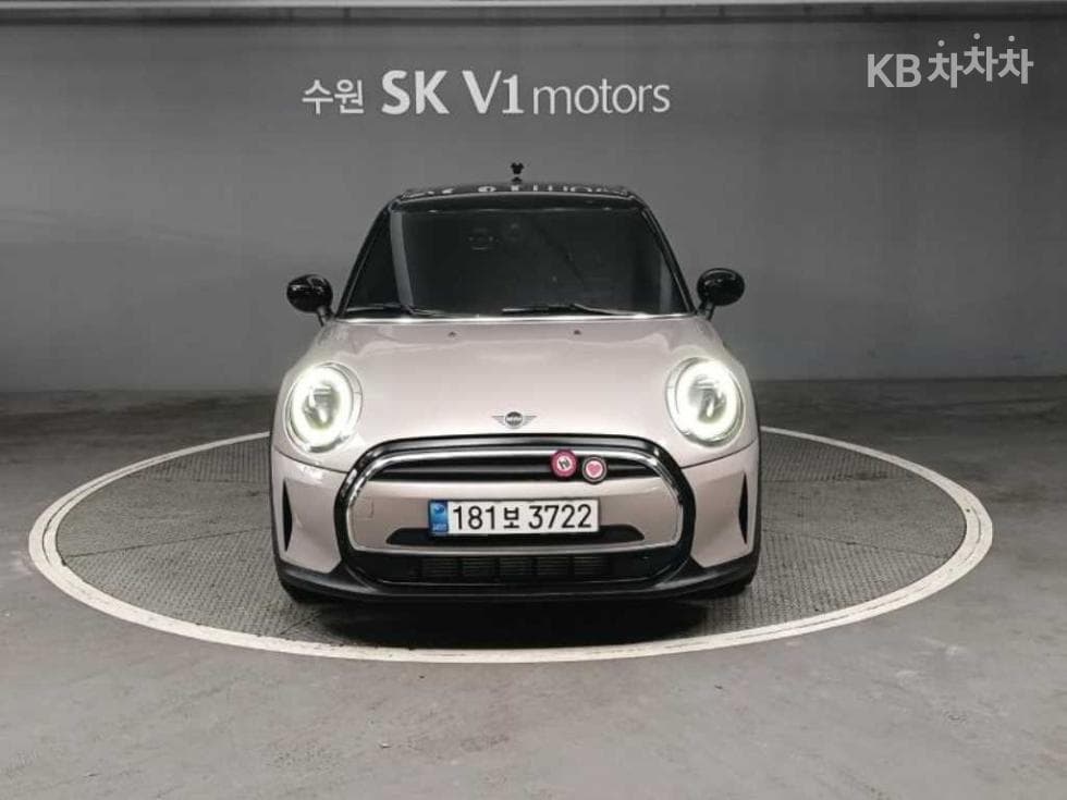 Mini Cooper 5-door1.5 Classic Plus Launch Pack - 2