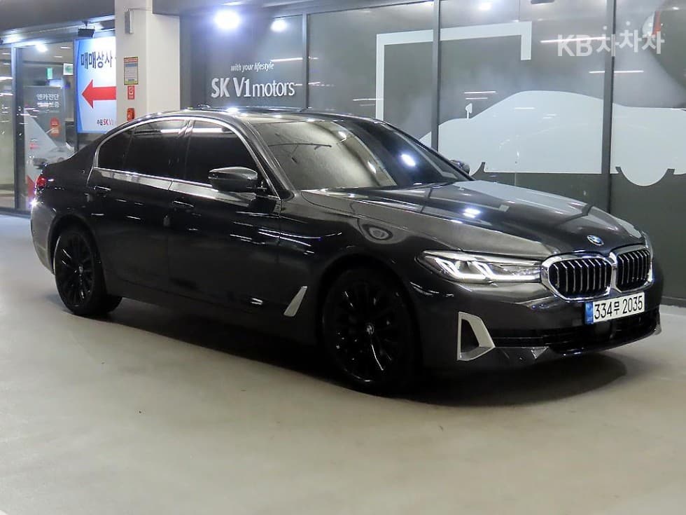 BMW 올New5 Series (G30) 530i Luxury - Image 1