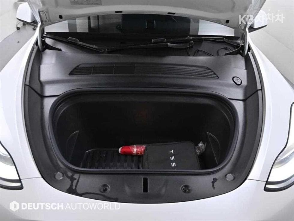 테슬라 Model YStandard Range - 6