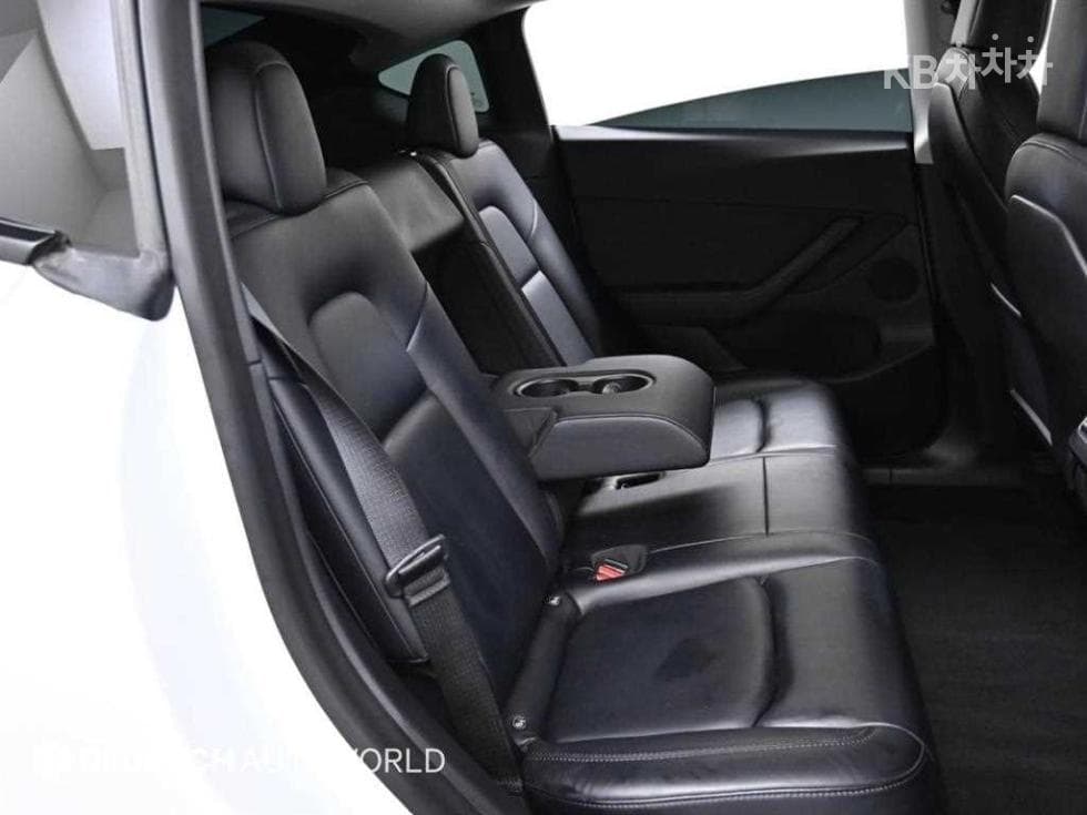 테슬라 Model YStandard Range - 12