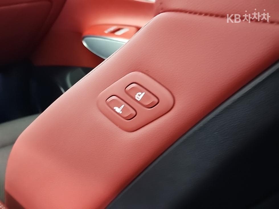 Дженезис GV70Бензин 2.5T 스포츠패키지 2WD - 13