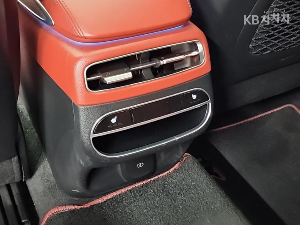 Дженезис GV70Бензин 2.5T 스포츠패키지 2WD - 14