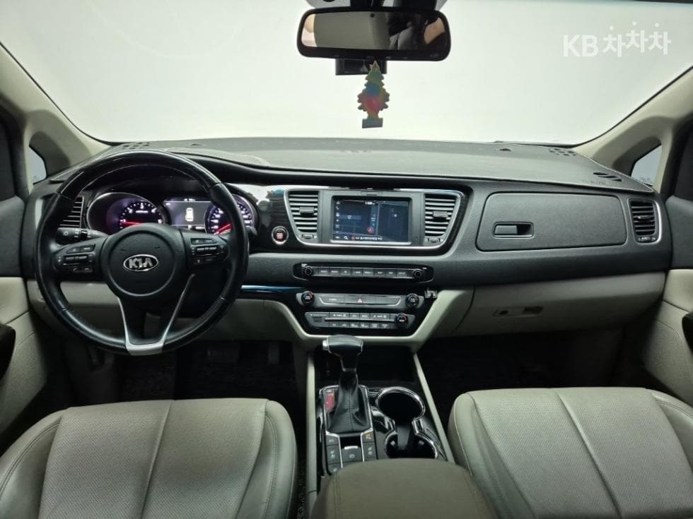 Киа The New (фейслифт) Канивал7-местен (Лимузин) 2.2 Дизел Лимузин President - 7