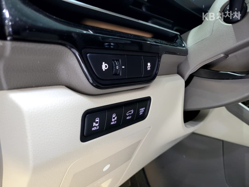 Киа The New (фейслифт) Канивал 4-то поколениеВисок Лимузин (Канивал) D2.2 9-местен Signature - 7