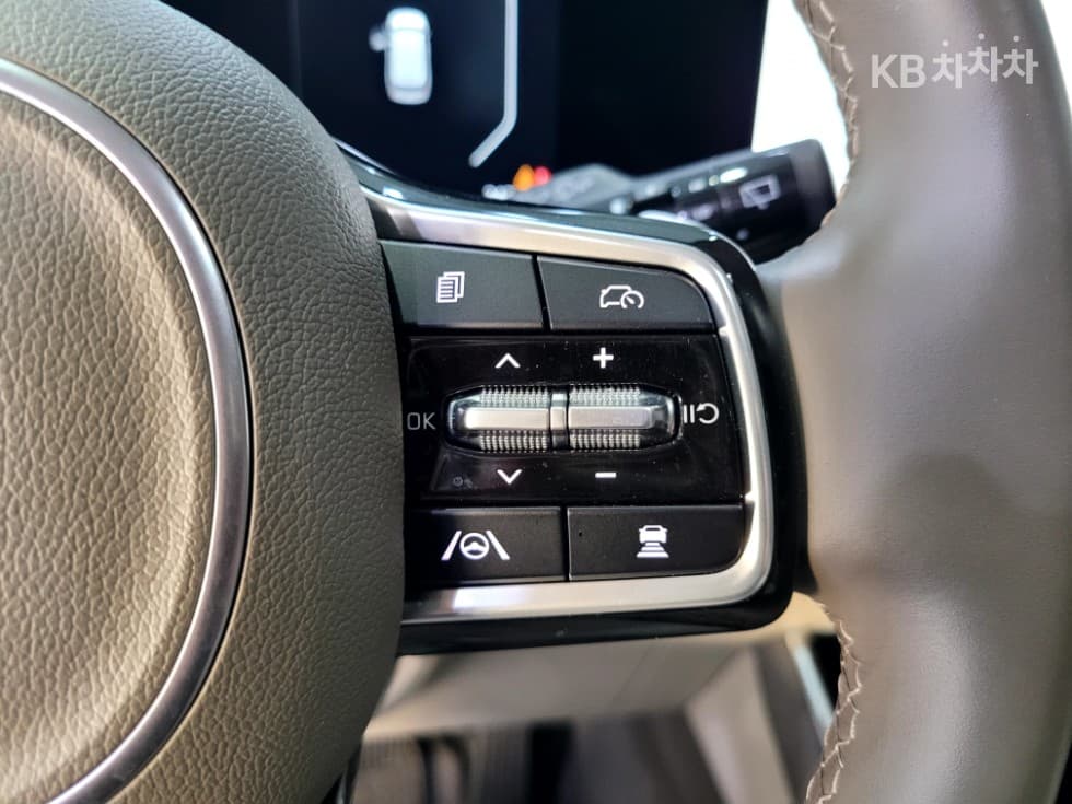 Киа The New (фейслифт) Канивал 4-то поколениеВисок Лимузин (Канивал) D2.2 9-местен Signature - 9