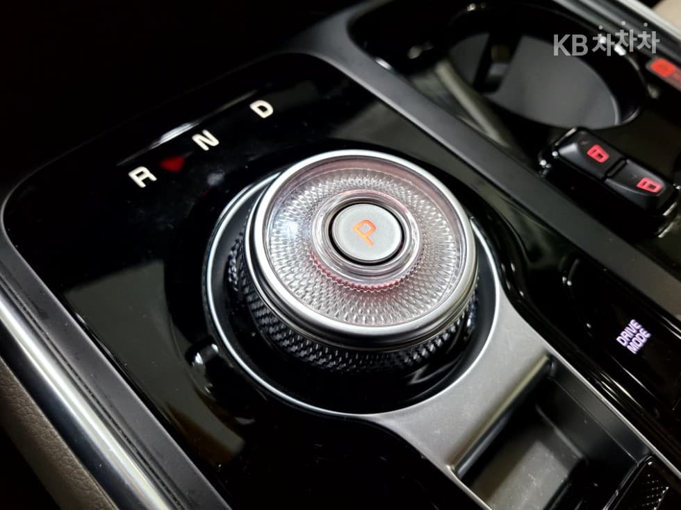 Киа The New (фейслифт) Канивал 4-то поколениеВисок Лимузин (Канивал) D2.2 9-местен Signature - 15